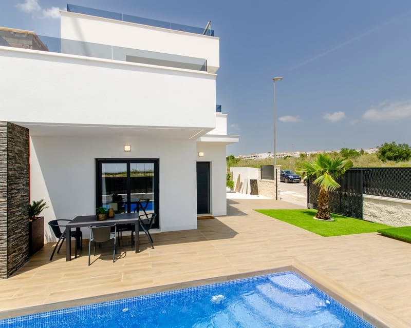 3 soveværelse Villa til salg i San Miguel de Salinas med swimmingpool garage - € 375.000 (Ref: 9784085)