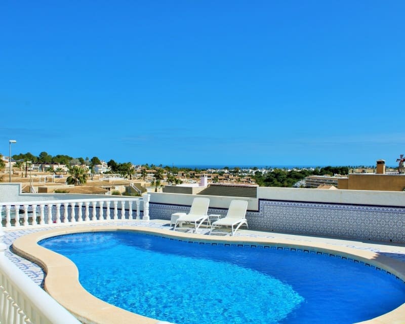 3 bedroom Villa for sale in Villamartin with pool - € 499,000 (Ref: 9784372)