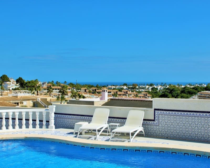 3 bedroom Villa for sale in Villamartin with pool - € 499,000 (Ref: 9784372)