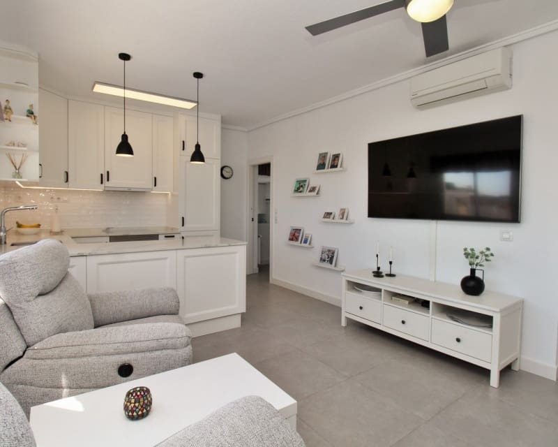 3 bedroom Villa for sale in Villamartin with pool - € 499,000 (Ref: 9784372)