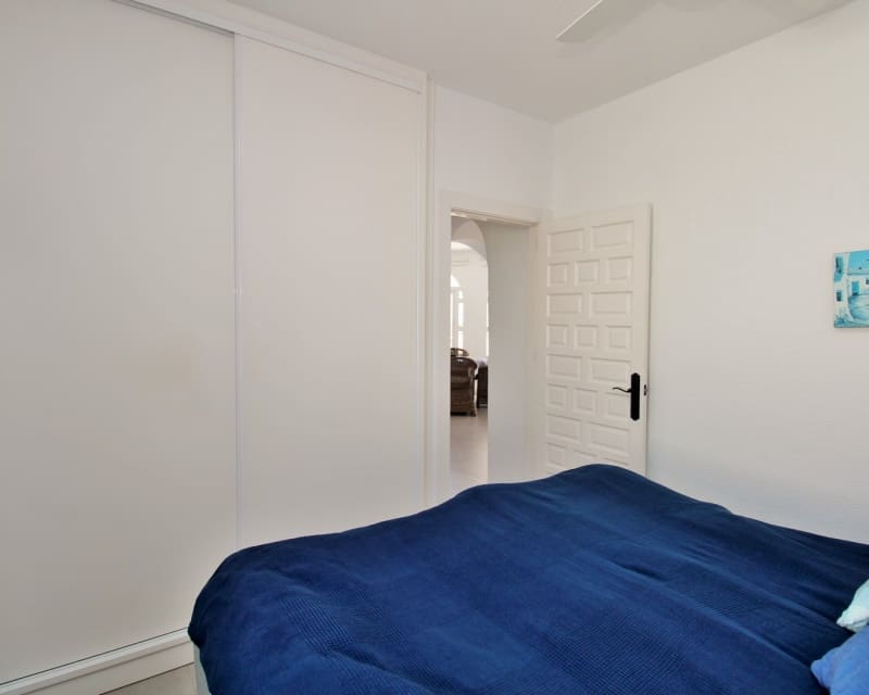 3 bedroom Villa for sale in Villamartin with pool - € 499,000 (Ref: 9784372)