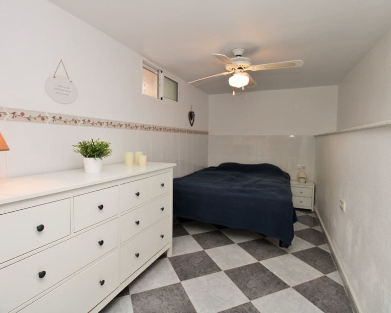 3 bedroom Villa for sale in Villamartin with pool - € 499,000 (Ref: 9784372)