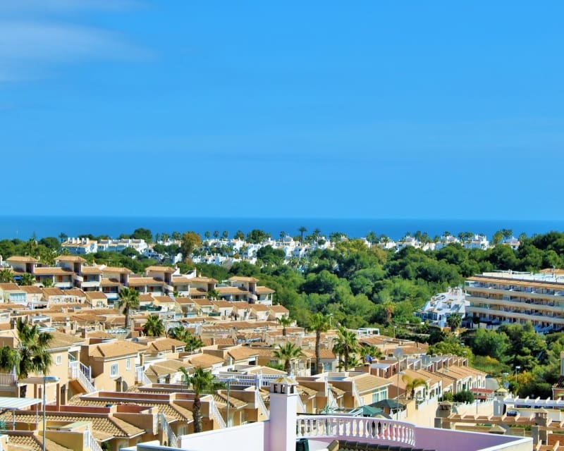 3 bedroom Villa for sale in Villamartin with pool - € 499,000 (Ref: 9784372)