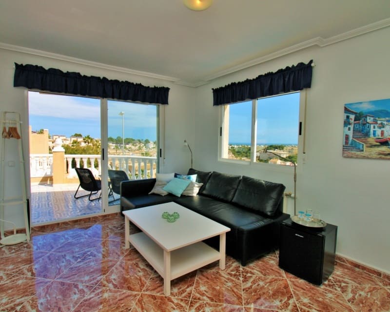 3 bedroom Villa for sale in Villamartin with pool - € 499,000 (Ref: 9784372)