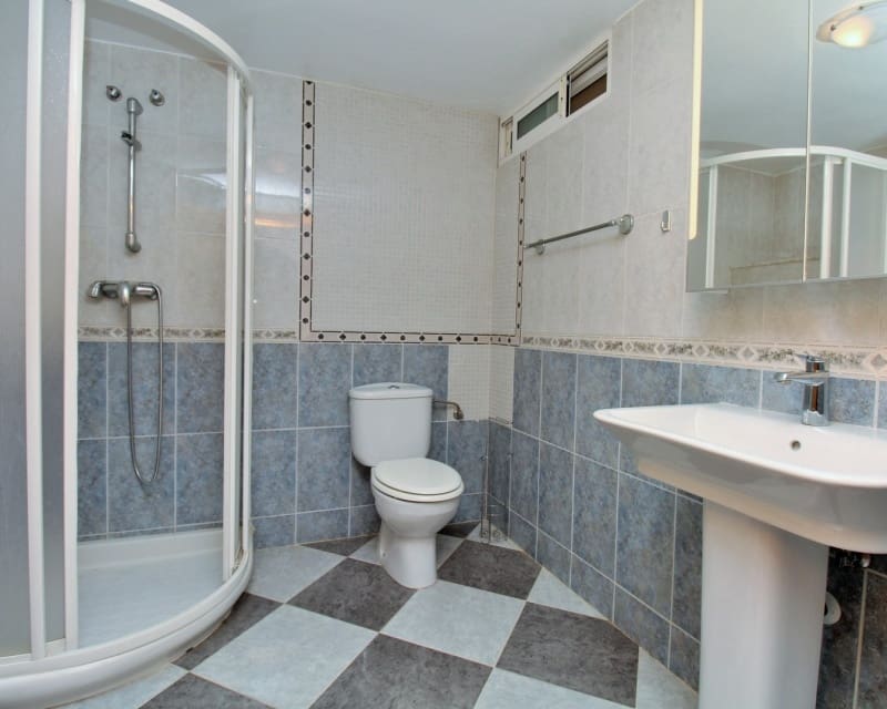 3 bedroom Villa for sale in Villamartin with pool - € 499,000 (Ref: 9784372)