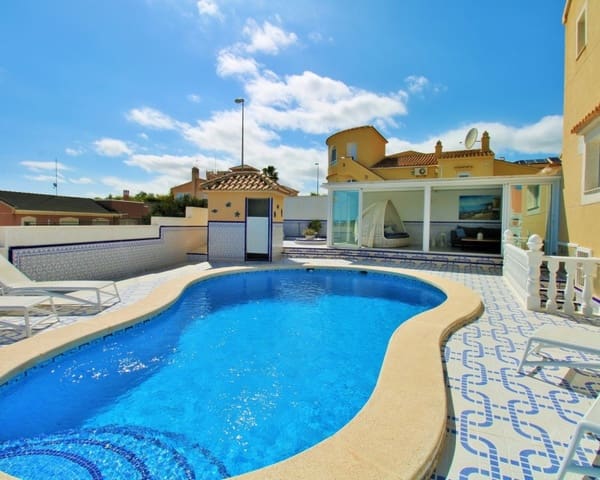 3 soverom Villa til salgs i Villamartin, Orihuela med svømmebasseng - € 499 000 (Ref: 9784372)