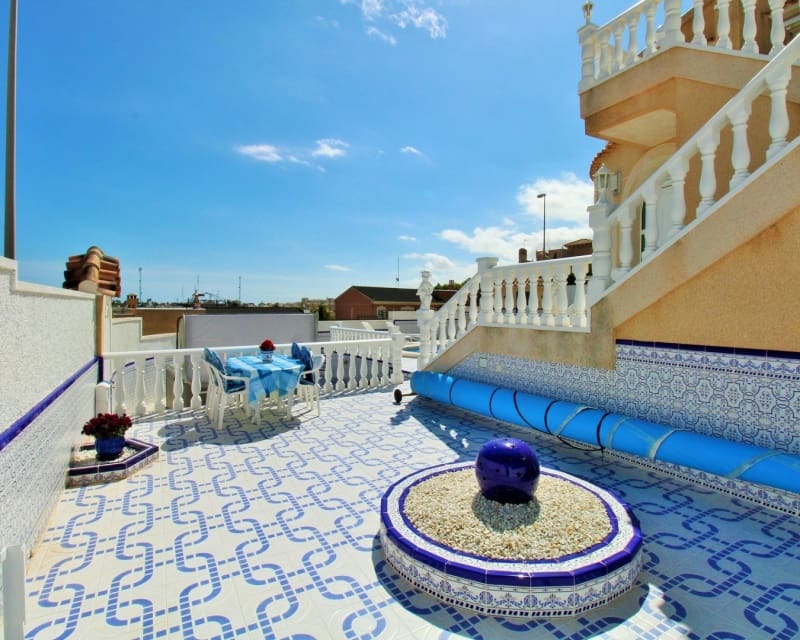 3 bedroom Villa for sale in Villamartin with pool - € 499,000 (Ref: 9784372)