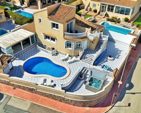 3 soverom Villa til salgs i Villamartin, Orihuela med svømmebasseng - € 499 000 (Ref: 9784372)