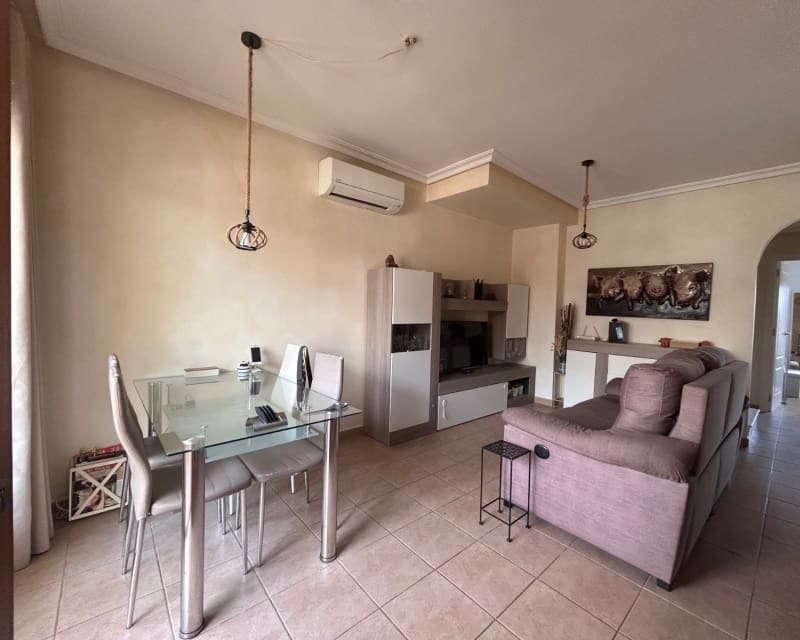 2 slaapkamer Appartement te koop in Jacarilla met zwembad - € 108.000 (Ref: 9784373)