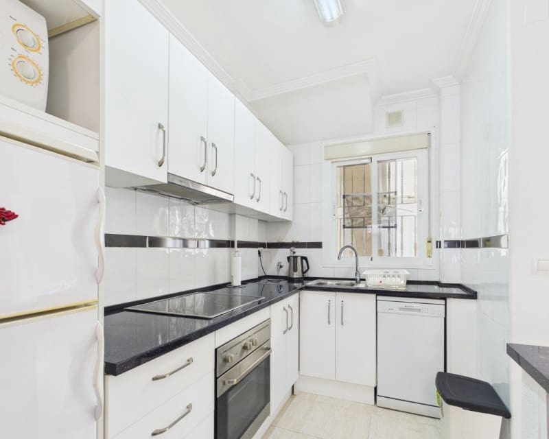 2 soverom Leilighet til salgs i Los Alcazares - € 179 950 (Ref: 9784375)