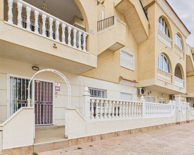 Apartamento de 2 habitaciones en Los Alcázares en venta - 179.950 € (Ref: 9784375)