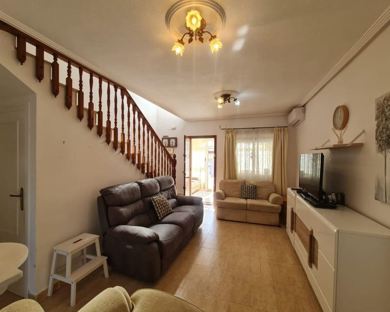 3 soveværelse Byhus til salg i Villamartin med swimmingpool - € 198.000 (Ref: 9784376)