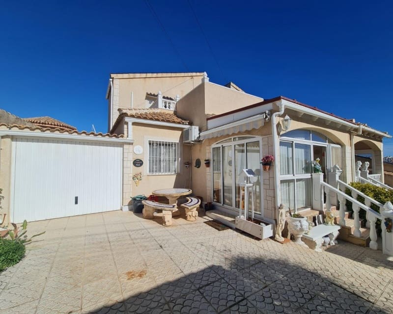3 soveværelse Byhus til salg i Villamartin med swimmingpool - € 198.000 (Ref: 9784376)