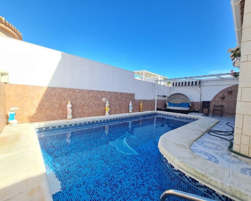 3 soveværelse Byhus til salg i Villamartin med swimmingpool - € 198.000 (Ref: 9784376)