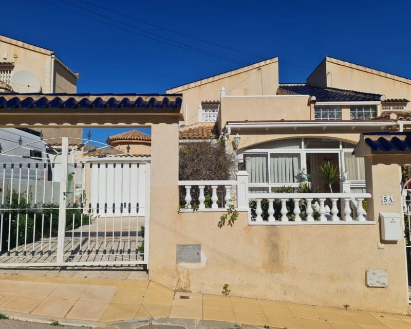 3 soveværelse Byhus til salg i Villamartin med swimmingpool - € 198.000 (Ref: 9784376)