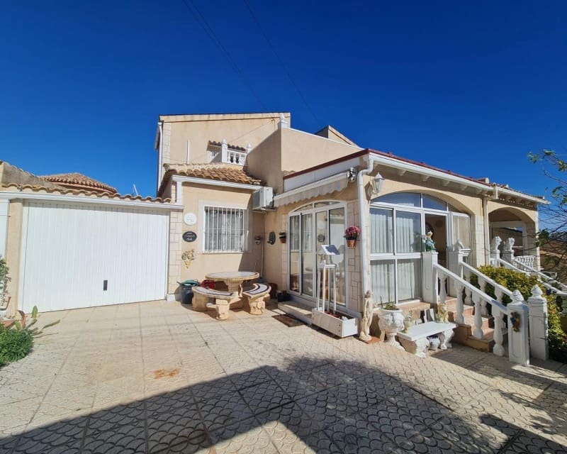 3 soveværelse Byhus til salg i Villamartin med swimmingpool - € 198.000 (Ref: 9784376)