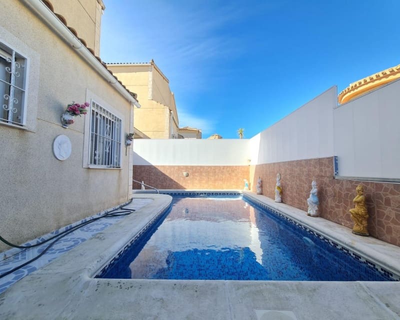 3 soveværelse Byhus til salg i Villamartin med swimmingpool - € 198.000 (Ref: 9784376)