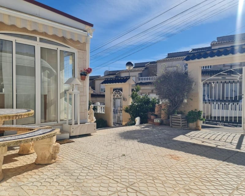 3 soveværelse Byhus til salg i Villamartin med swimmingpool - € 198.000 (Ref: 9784376)