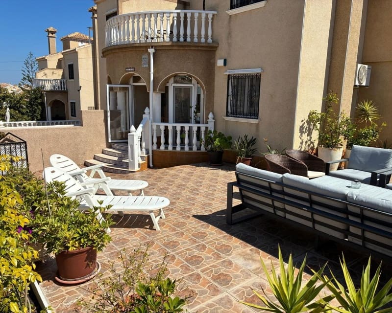 3 bedroom Villa for sale in Villamartin with pool - € 249,950 (Ref: 9784379)