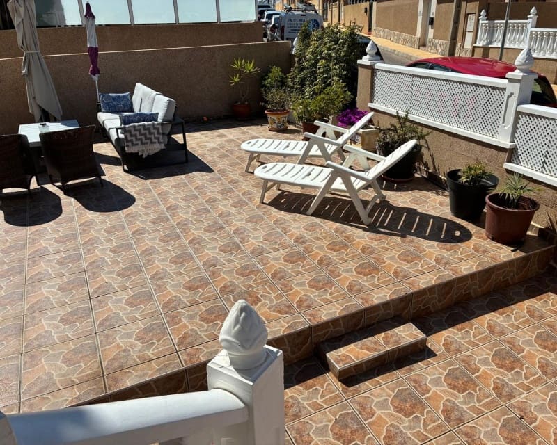 3 bedroom Villa for sale in Villamartin with pool - € 249,950 (Ref: 9784379)