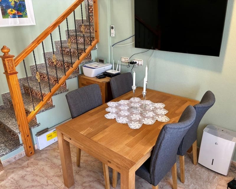 3 bedroom Villa for sale in Villamartin with pool - € 249,950 (Ref: 9784379)