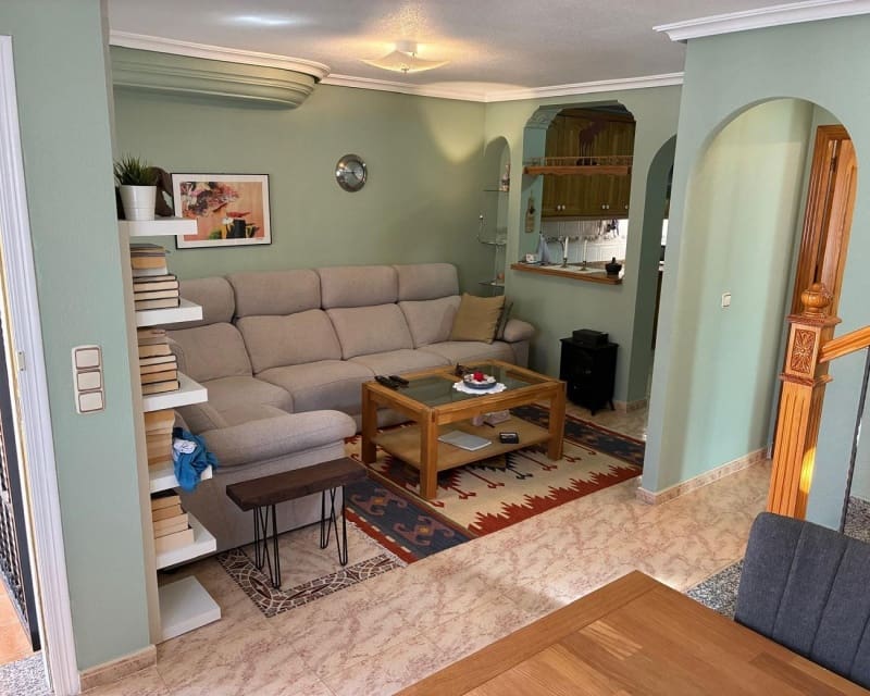 3 bedroom Villa for sale in Villamartin with pool - € 249,950 (Ref: 9784379)