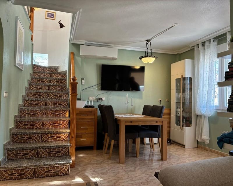 3 bedroom Villa for sale in Villamartin with pool - € 249,950 (Ref: 9784379)