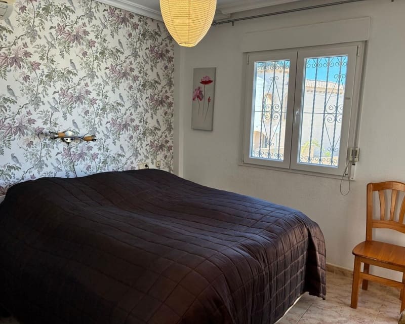 3 bedroom Villa for sale in Villamartin with pool - € 249,950 (Ref: 9784379)