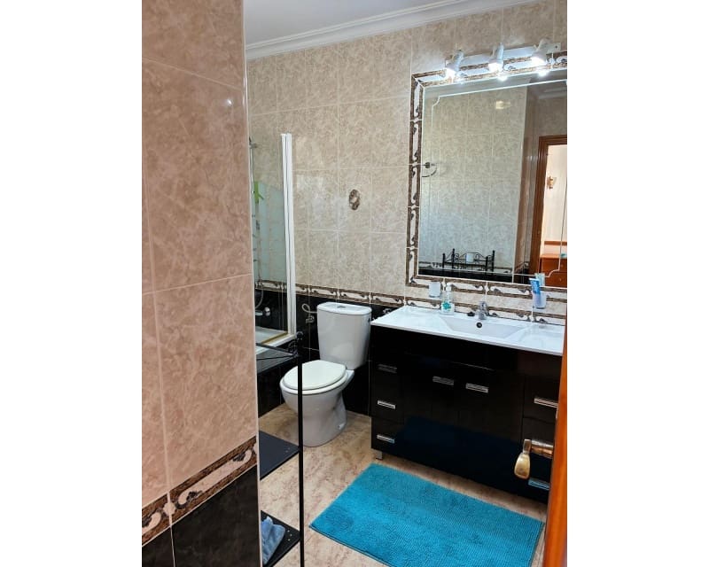 3 bedroom Villa for sale in Villamartin with pool - € 249,950 (Ref: 9784379)