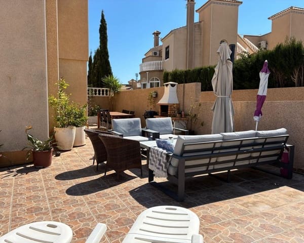 3 soverom Villa til salgs i Villamartin, Orihuela med svømmebasseng - € 249 950 (Ref: 9784379)