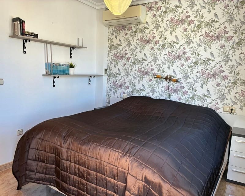 3 bedroom Villa for sale in Villamartin with pool - € 249,950 (Ref: 9784379)