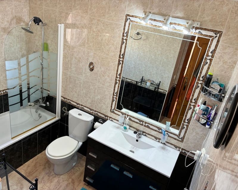 3 bedroom Villa for sale in Villamartin with pool - € 249,950 (Ref: 9784379)