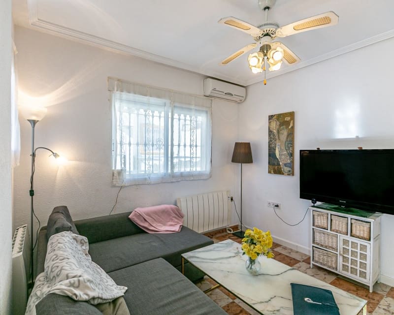 3 quarto Moradia para venda em Playa Flamenca com piscina - 224 500 € (Ref: 9784380)