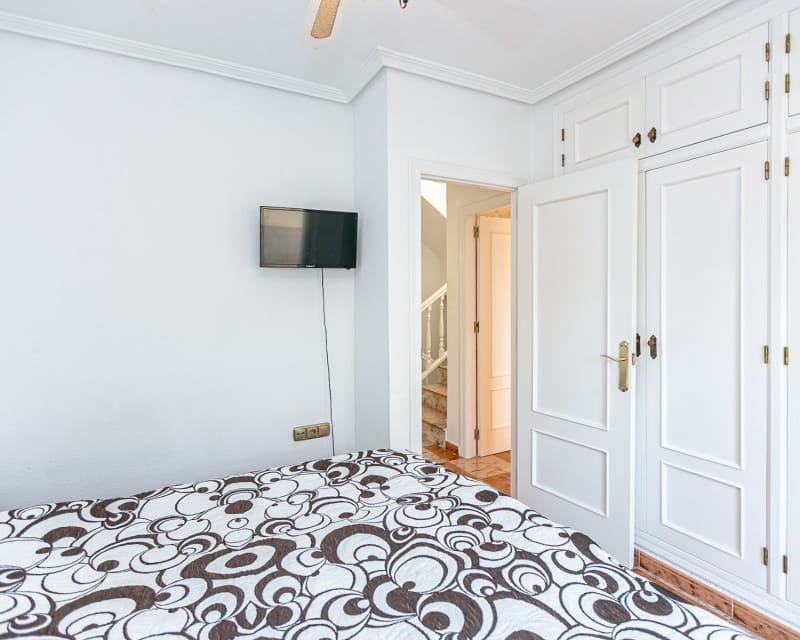 3 quarto Moradia para venda em Playa Flamenca com piscina - 224 500 € (Ref: 9784380)