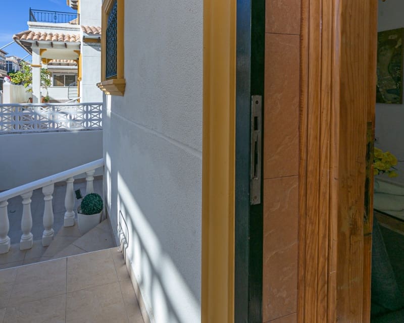 3 quarto Moradia para venda em Playa Flamenca com piscina - 224 500 € (Ref: 9784380)