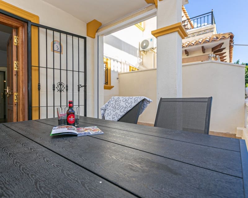 3 quarto Moradia para venda em Playa Flamenca com piscina - 224 500 € (Ref: 9784380)