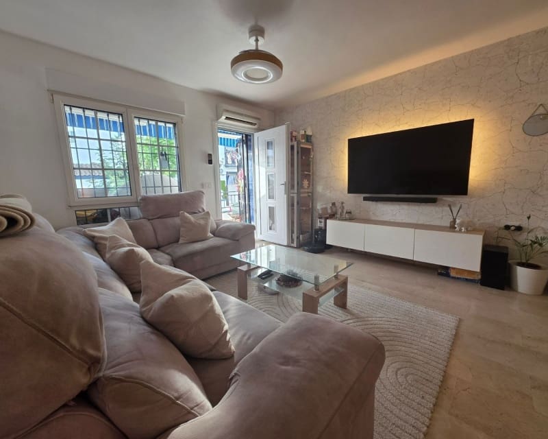 2 makuuhuone Huoneisto myytävänä paikassa Villamartin mukana uima-altaan - 220 000 € (Ref: 9784382)