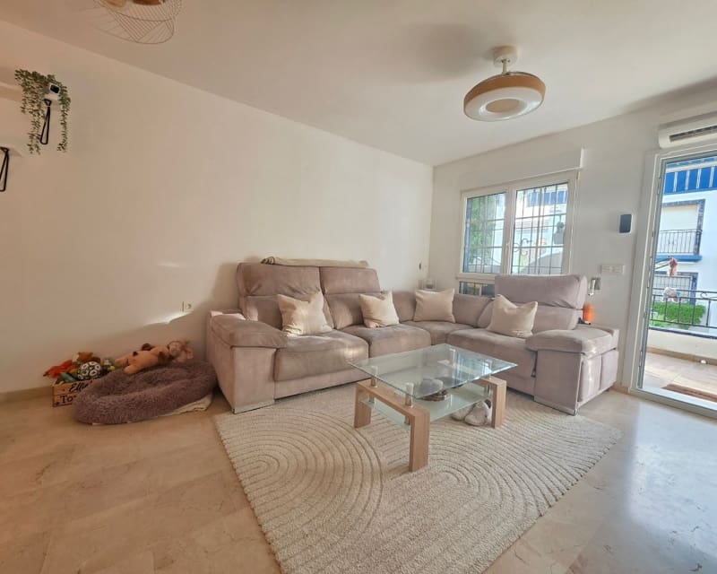 2 makuuhuone Huoneisto myytävänä paikassa Villamartin mukana uima-altaan - 220 000 € (Ref: 9784382)