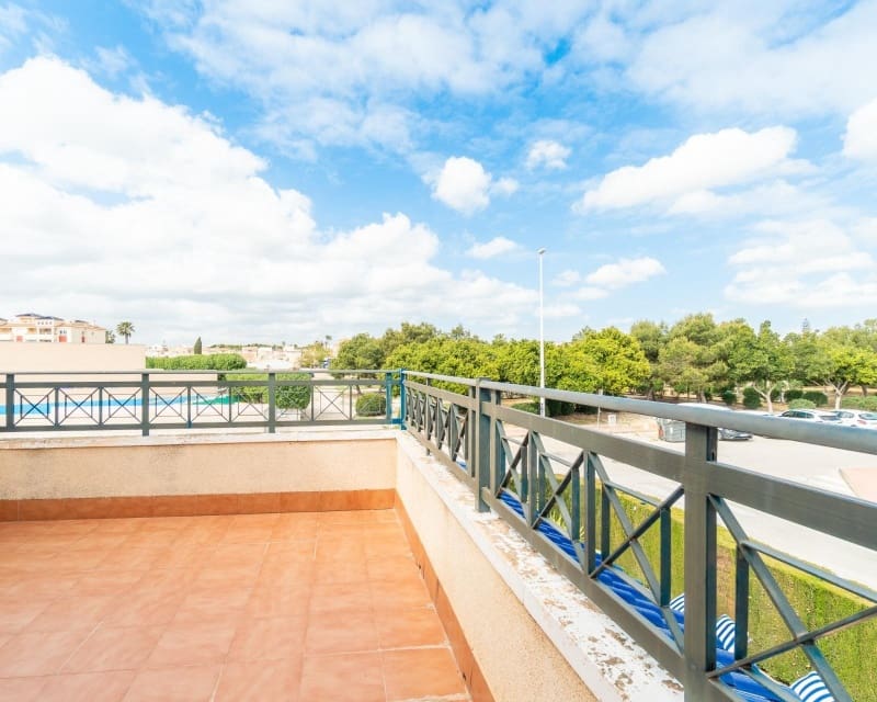 3 quarto Moradia para venda em Playa Flamenca com piscina - 279 000 € (Ref: 9784383)