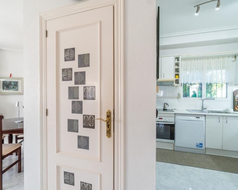 3 Zimmer Villa zu verkaufen in Playa Flamenca mit Pool - 640.000 € (Ref: 9784384)