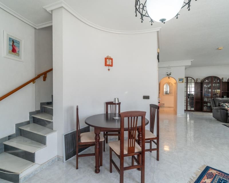 3 Zimmer Villa zu verkaufen in Playa Flamenca mit Pool - 640.000 € (Ref: 9784384)