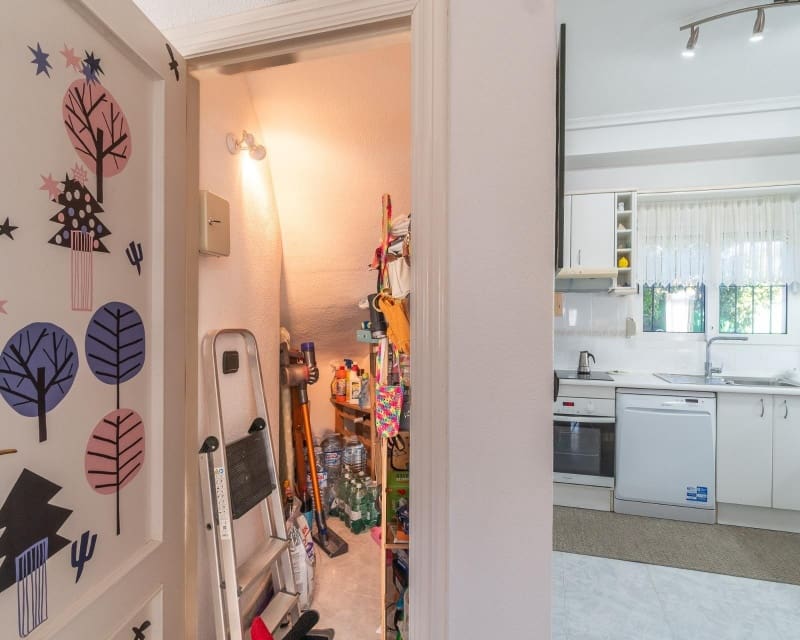 3 Zimmer Villa zu verkaufen in Playa Flamenca mit Pool - 640.000 € (Ref: 9784384)