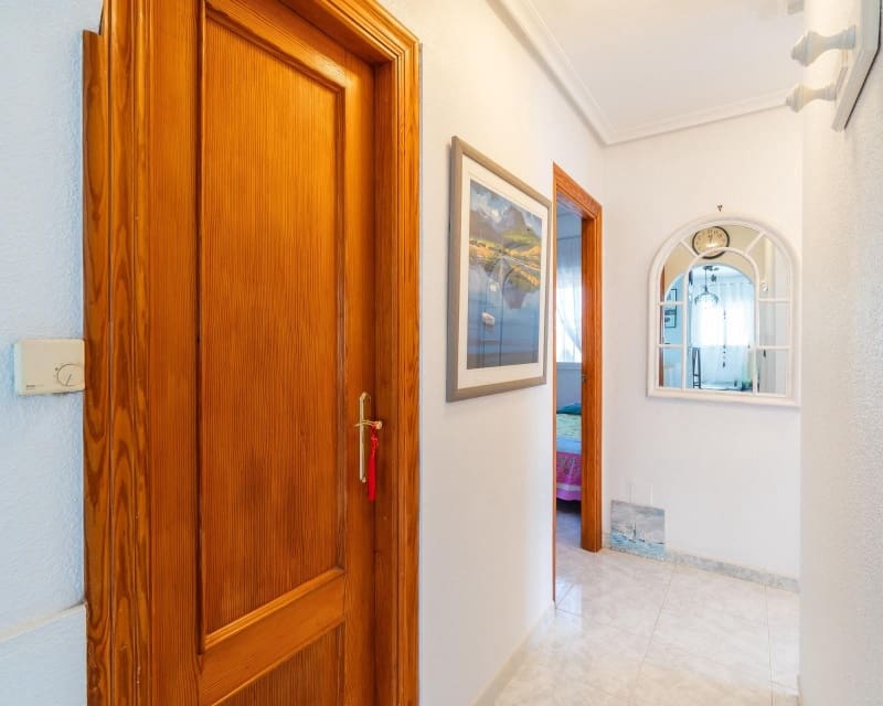 3 Zimmer Villa zu verkaufen in Playa Flamenca mit Pool - 640.000 € (Ref: 9784384)