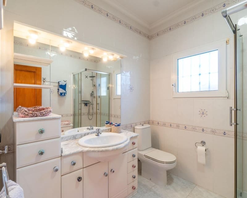 3 Zimmer Villa zu verkaufen in Playa Flamenca mit Pool - 640.000 € (Ref: 9784384)