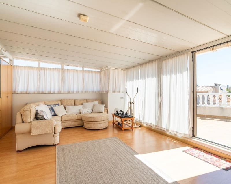 3 Zimmer Villa zu verkaufen in Playa Flamenca mit Pool - 640.000 € (Ref: 9784384)