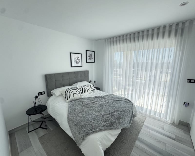 4 Zimmer Villa zu verkaufen in Cabo Roig mit Pool - 649.000 € (Ref: 9784385)