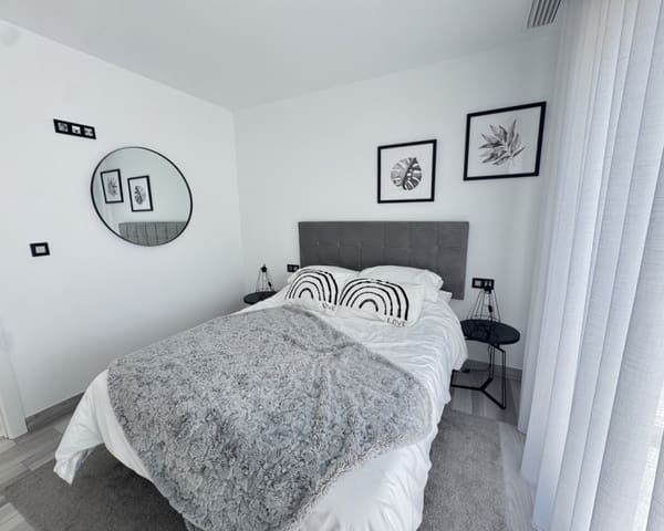 4 Zimmer Villa zu verkaufen in Cabo Roig, Orihuela mit Pool - 649.000 € (Ref: 9784385)