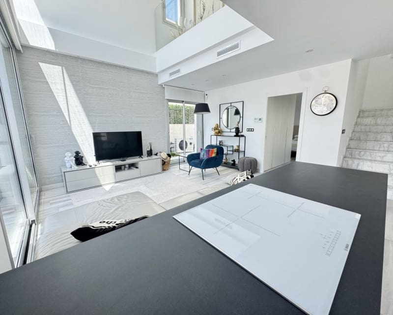 4 Zimmer Villa zu verkaufen in Cabo Roig mit Pool - 649.000 € (Ref: 9784385)