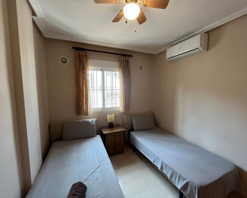 3 soveværelse Villa til salg i Cabo Roig med swimmingpool - € 205.000 (Ref: 9784386)