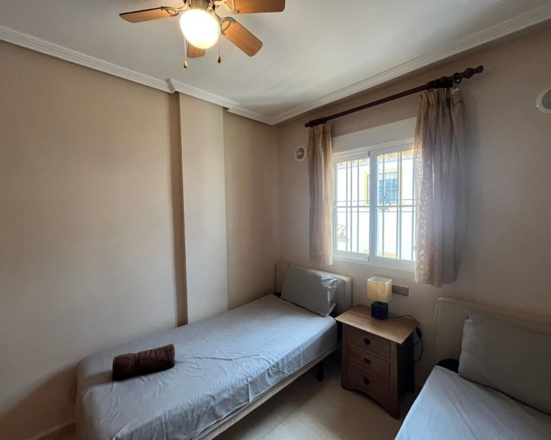 3 soveværelse Villa til salg i Cabo Roig med swimmingpool - € 205.000 (Ref: 9784386)